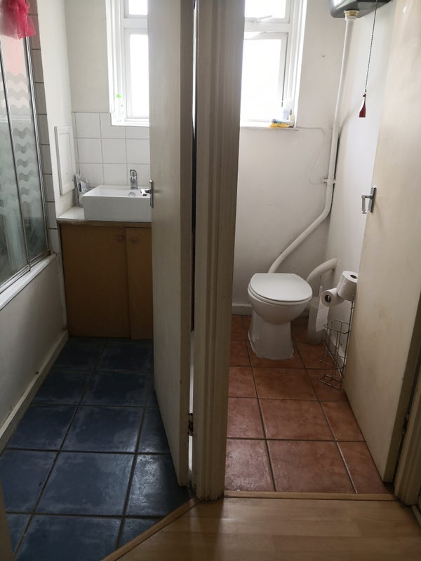 Room Stepney Way in Greater London