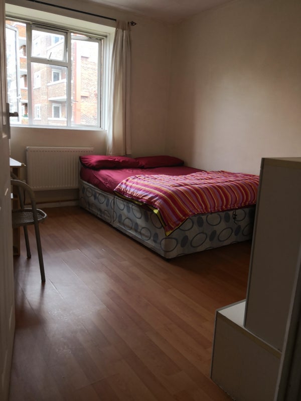 Room Stepney Way in Greater London