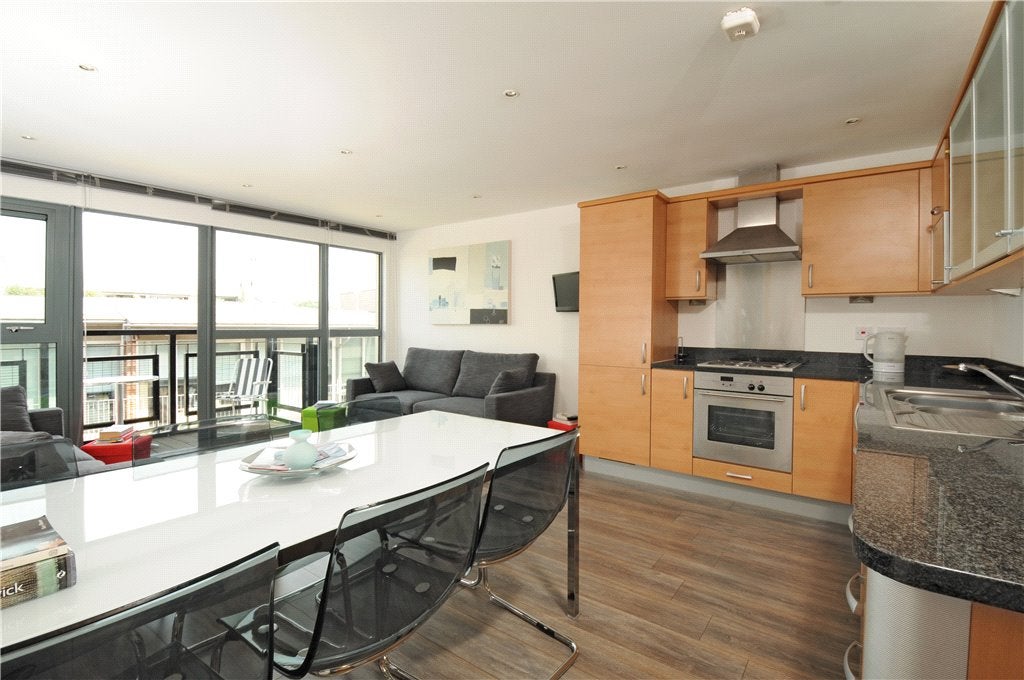 Flat Bell Yard Mews in Greater London