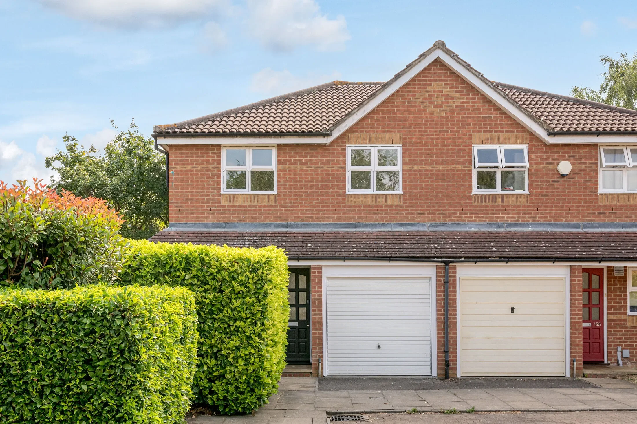 House Molyneux Drive in Greater London