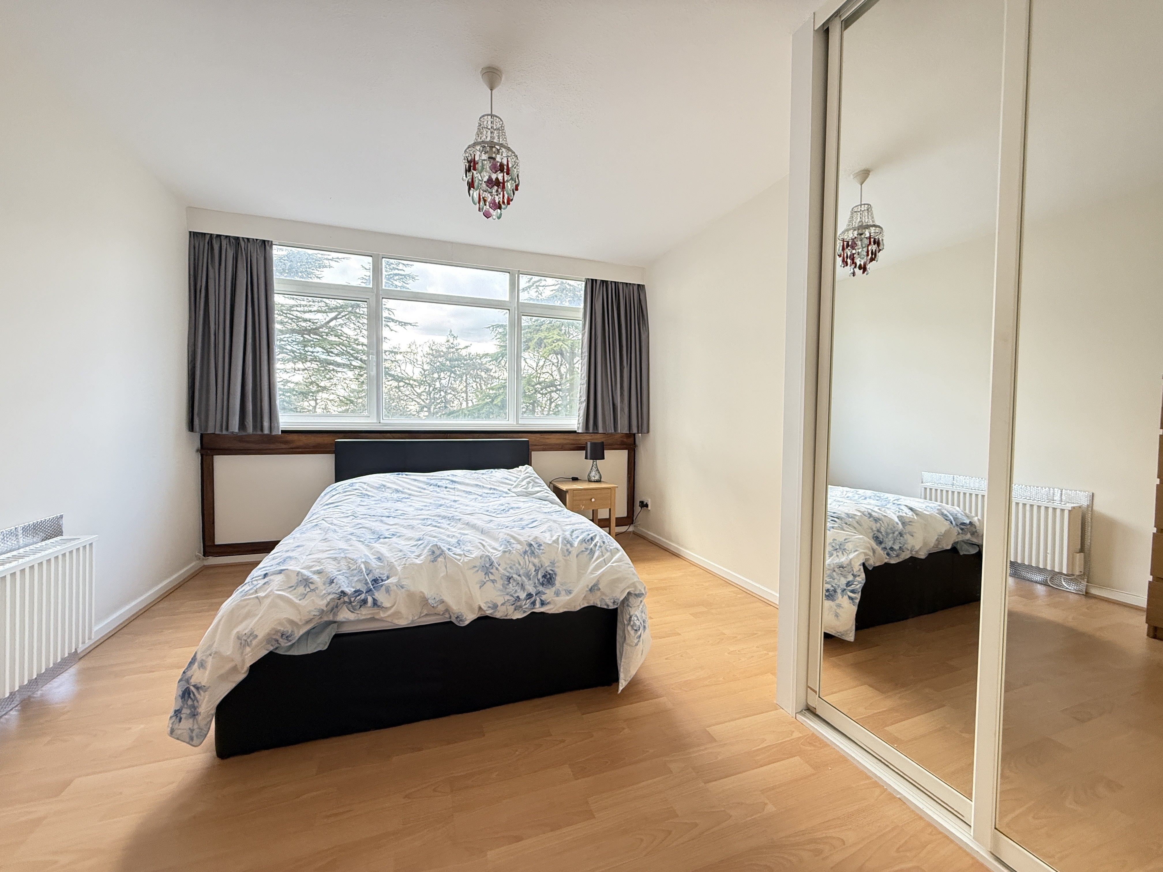Flat Bassett Avenue in Southampton