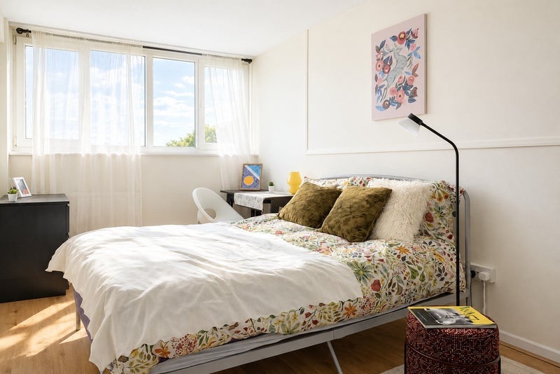 Room Trinity Gardens in Greater London