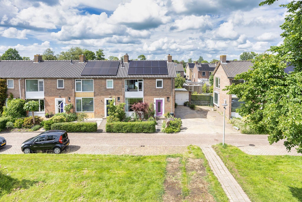 Hoekwoning te koop: Dr. Kuyperlaan 17, Sneek