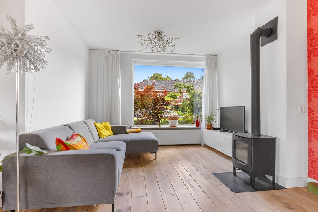 Hoekwoning te koop: Dr. Kuyperlaan 17, Sneek