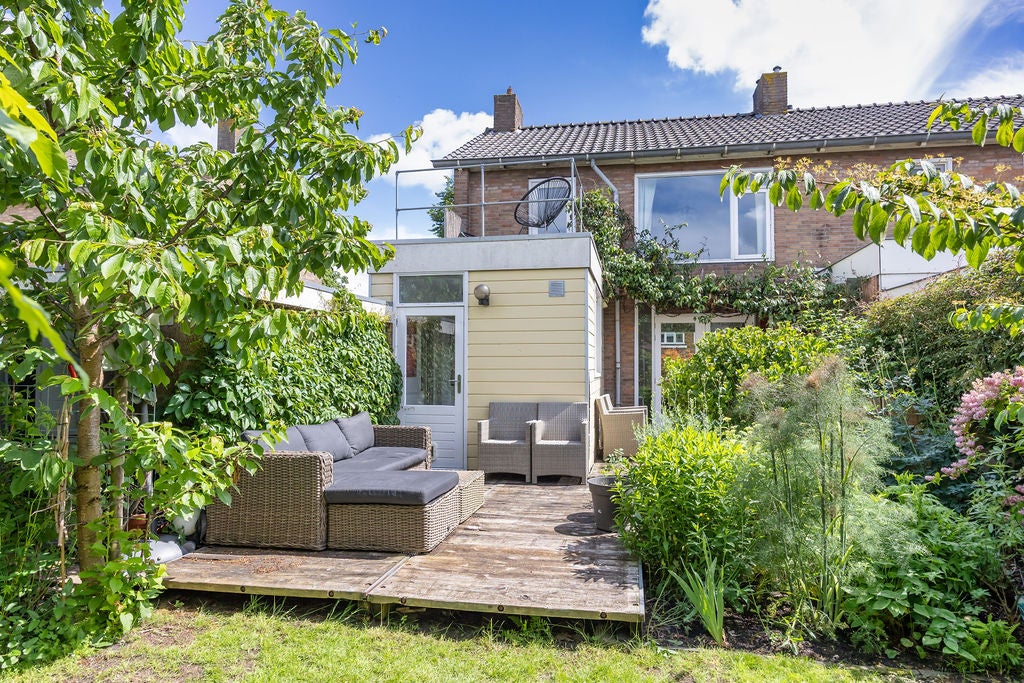 Hoekwoning te koop: Dr. Kuyperlaan 17, Sneek