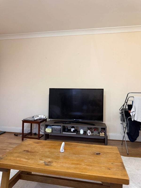Room Poplar High Street in Greater London