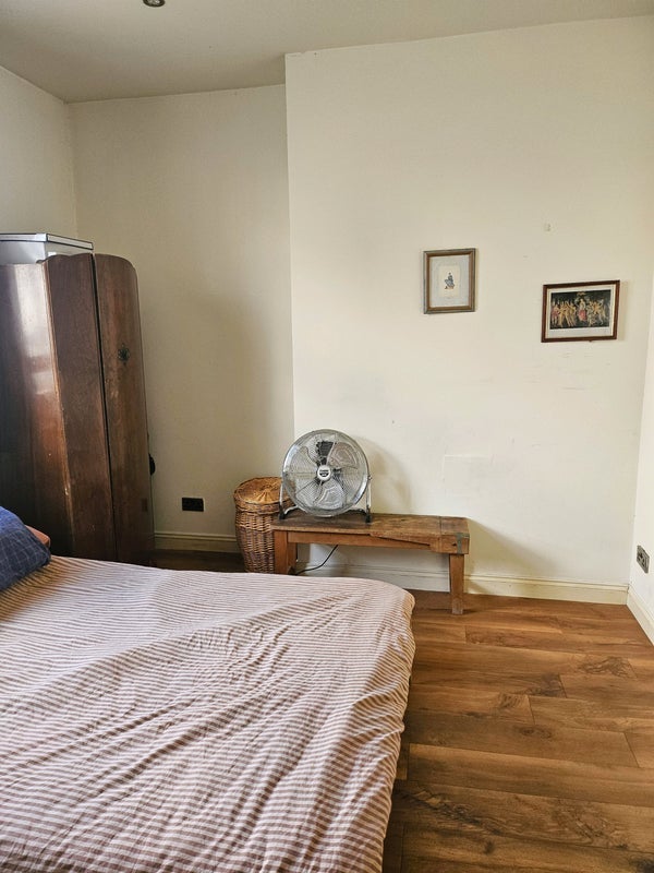Room Coldharbour Lane in Greater London