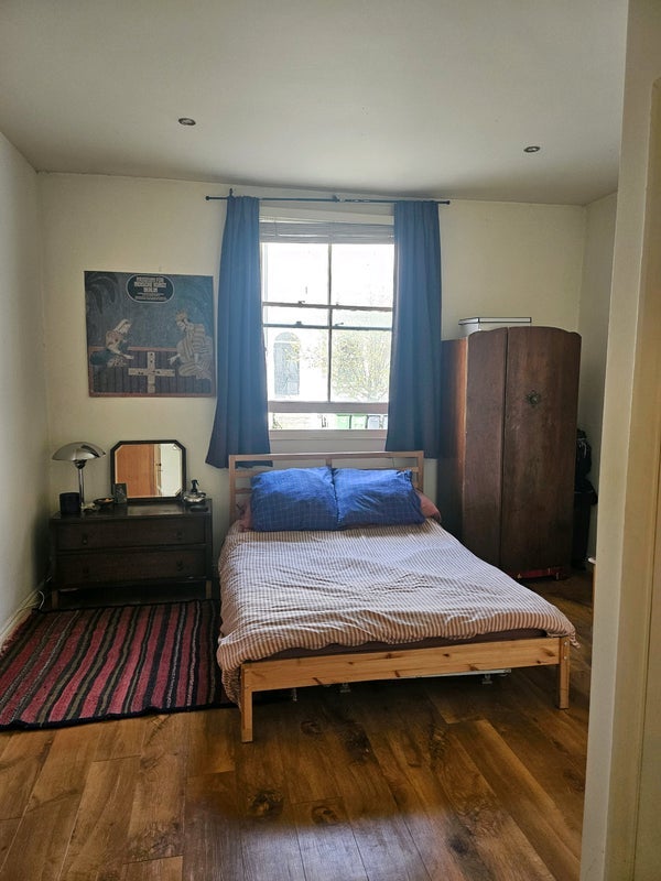 Room Coldharbour Lane in Greater London