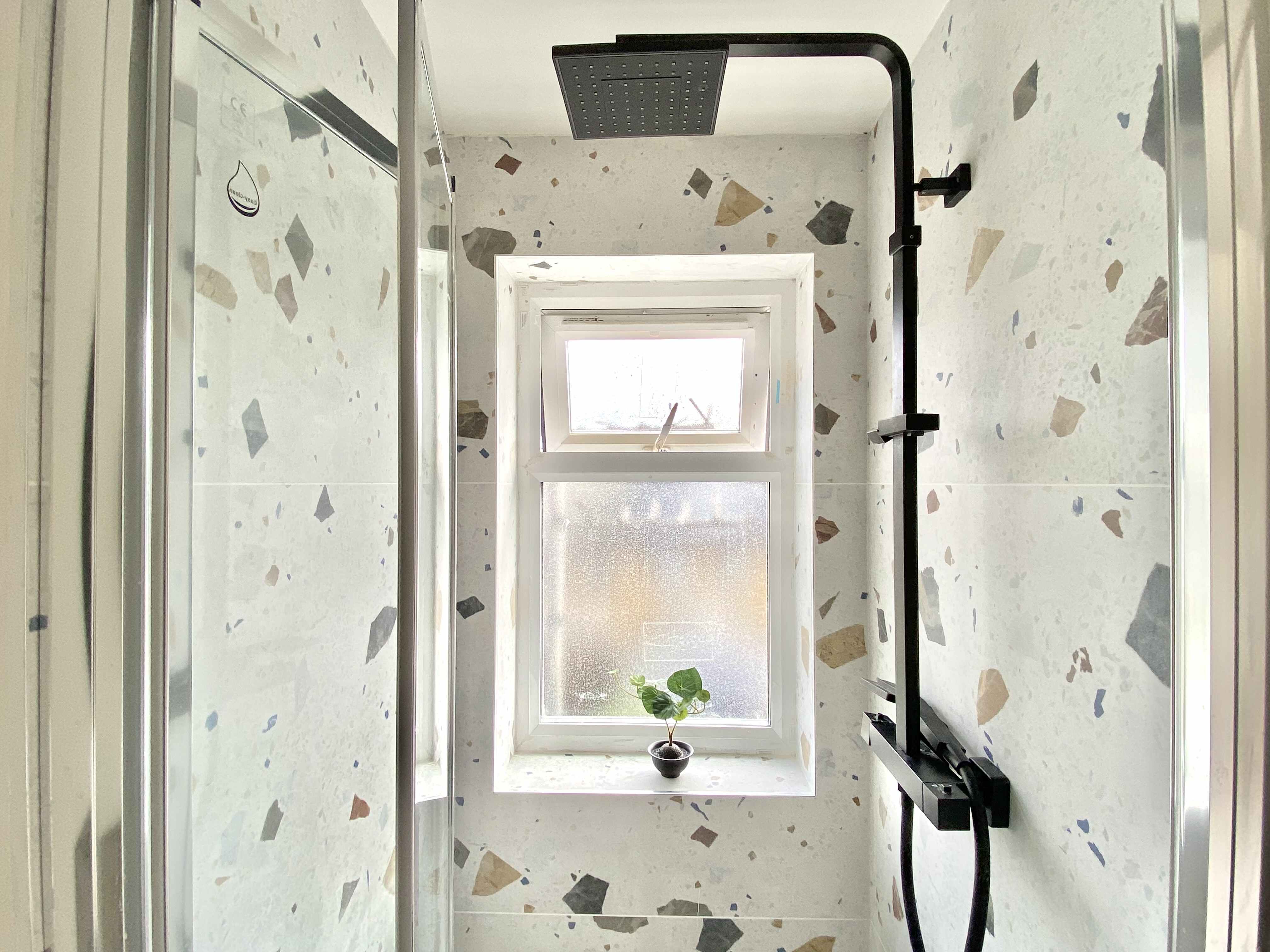 Flat Buxton Street in Greater London