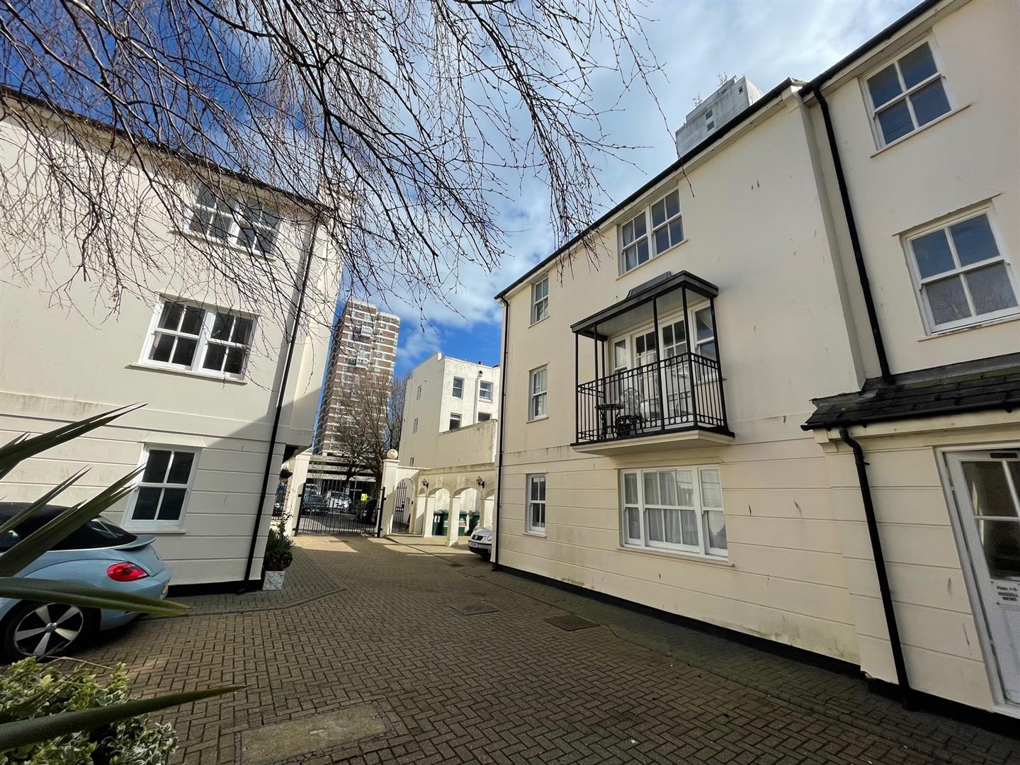 Flat Regency Mews in Brighton