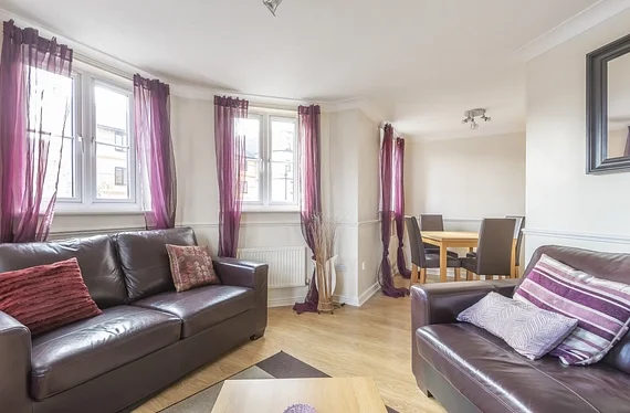 Flat Salter Road in Greater London