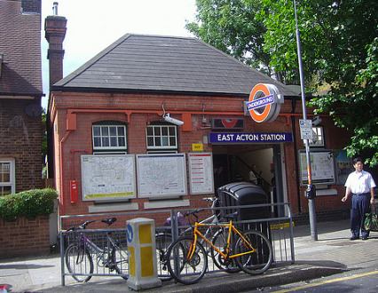 Room Western Avenue in Greater London