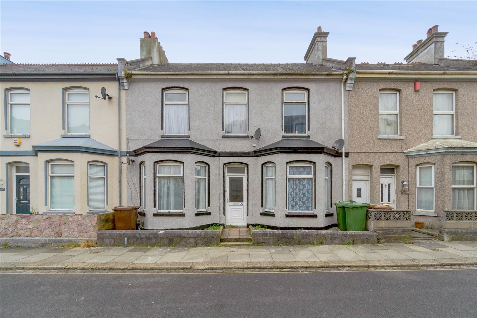Flat Admiralty Street in Plymouth