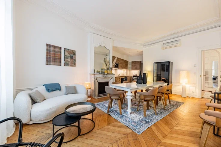 Appartement Avenue Bertie Albrecht à Paris