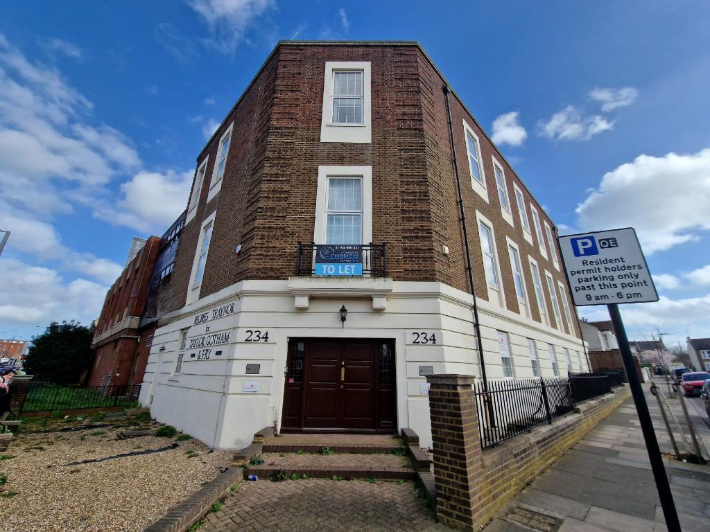 Flat Broadmayne in Basildon