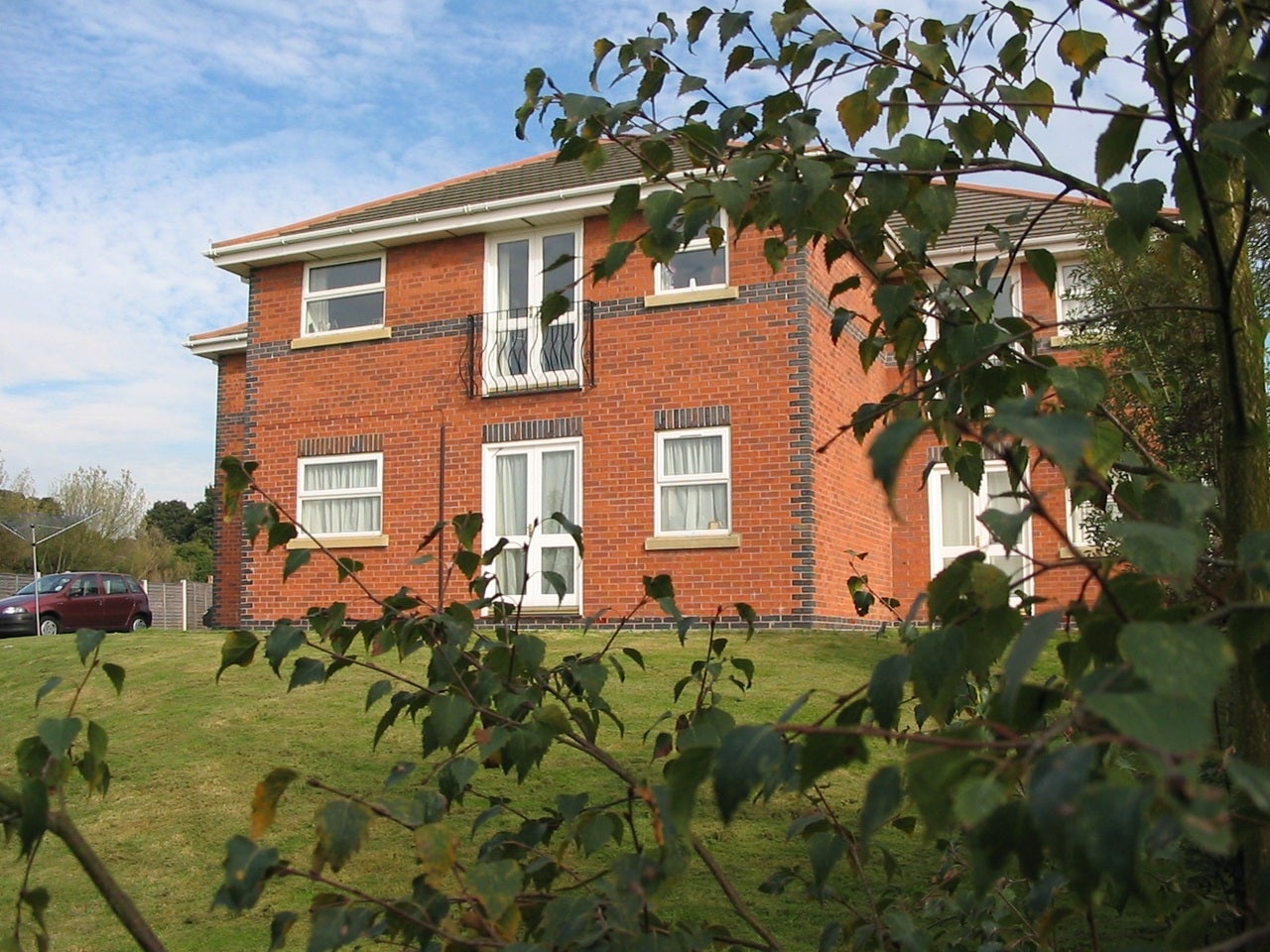 Flat Lakeland Gardens in Chorley