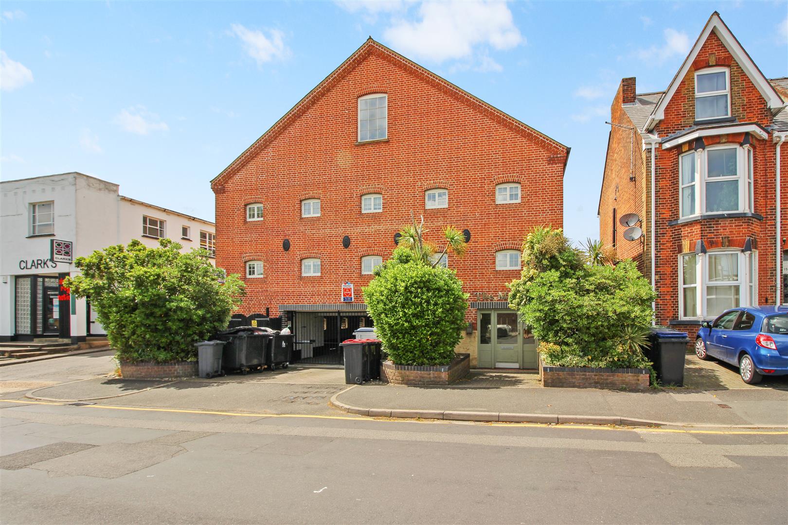 Flat Roper Road in Canterbury