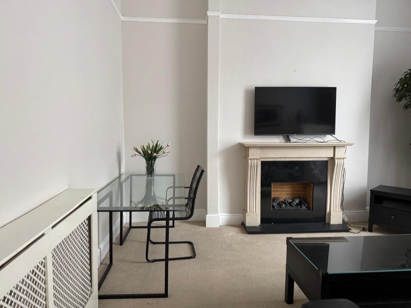 Room Avenue Road in Royal Leamington Spa