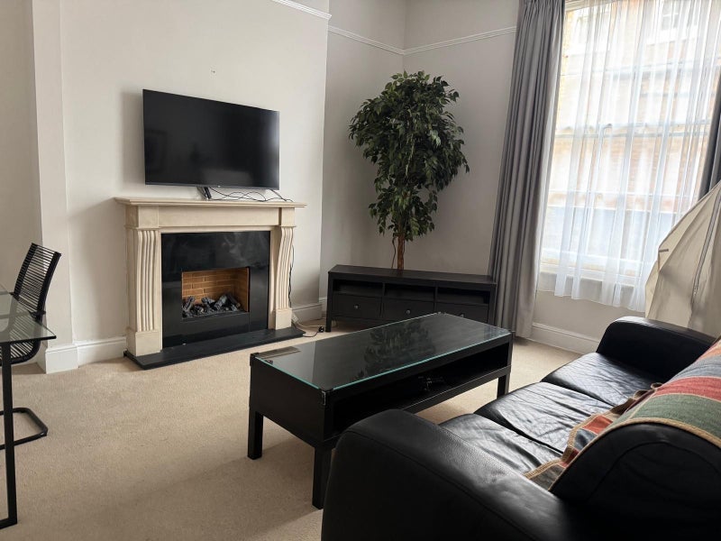 Room Avenue Road in Royal Leamington Spa