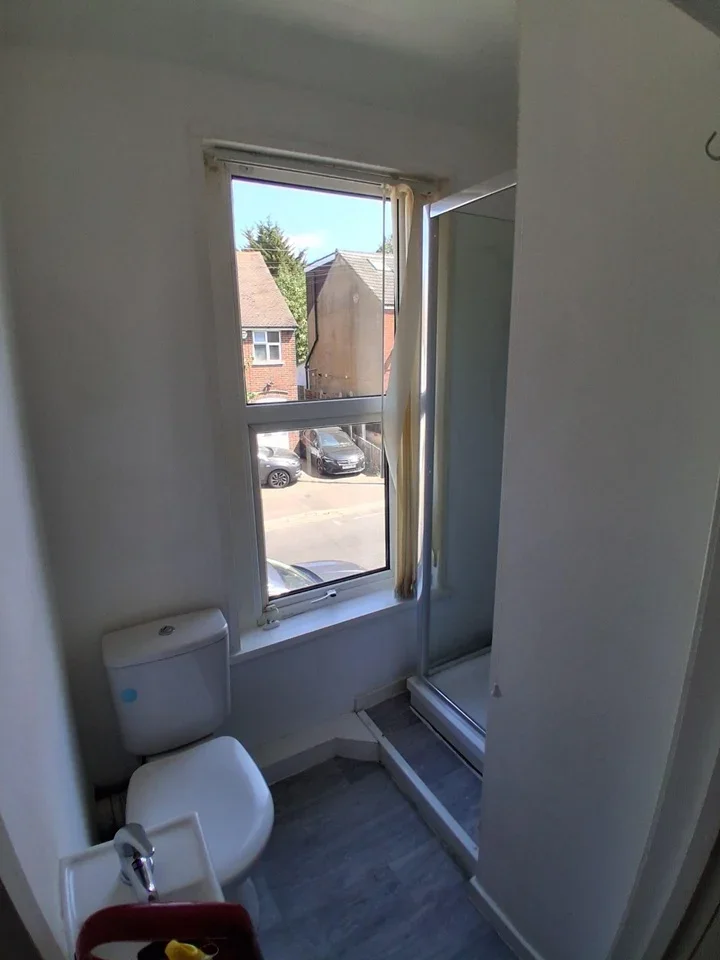 Room Dordans Road in Luton
