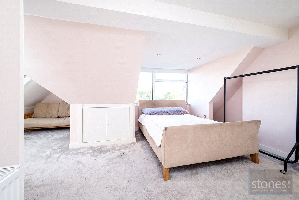 Flat Millway in Greater London