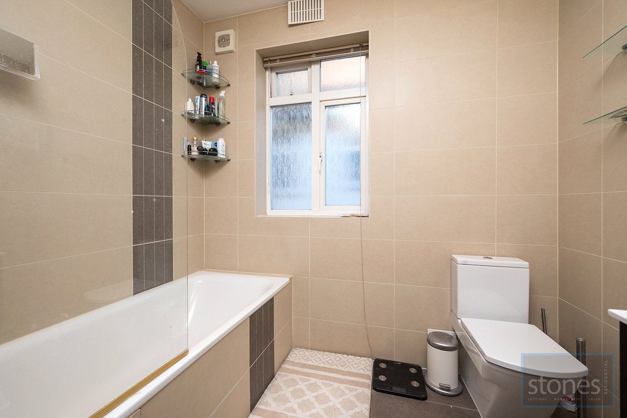 Flat Millway in Greater London