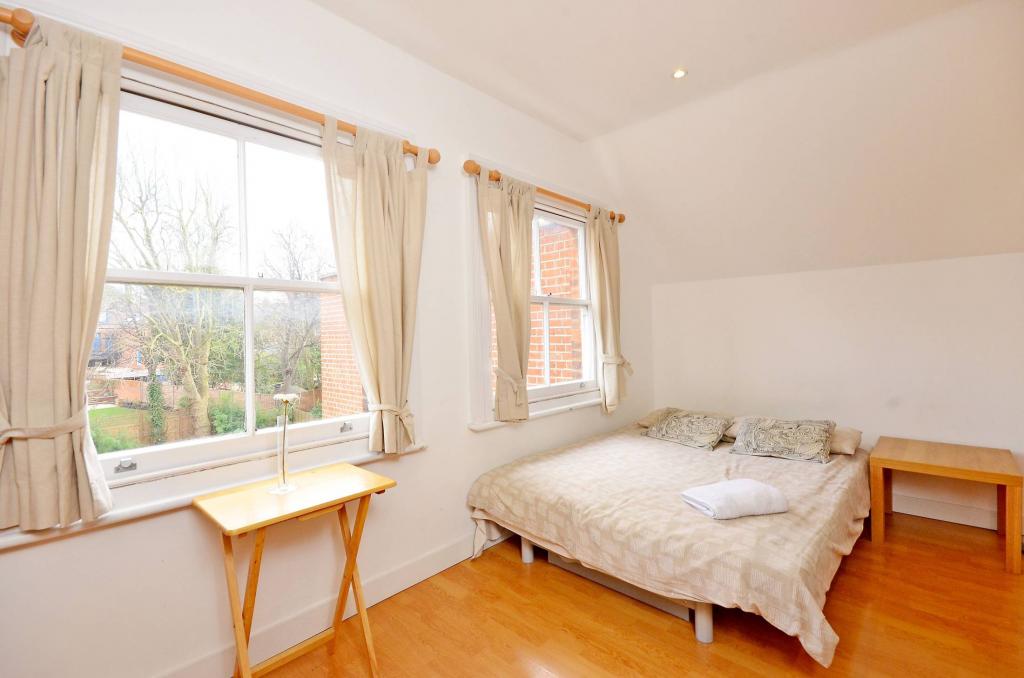 Flat Finchley Road in Greater London