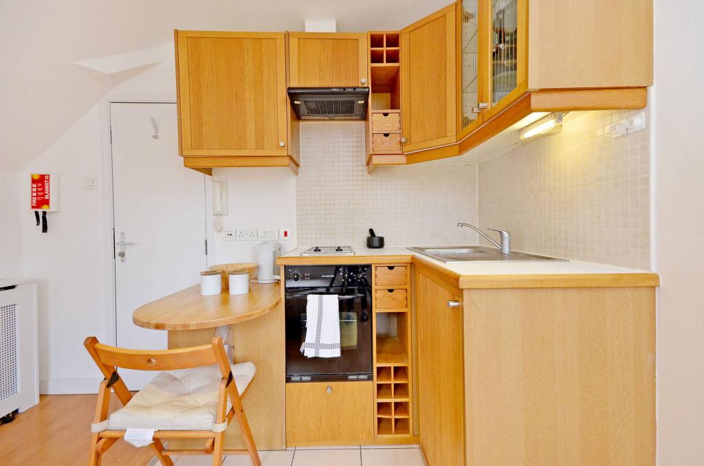 Flat Finchley Road in Greater London