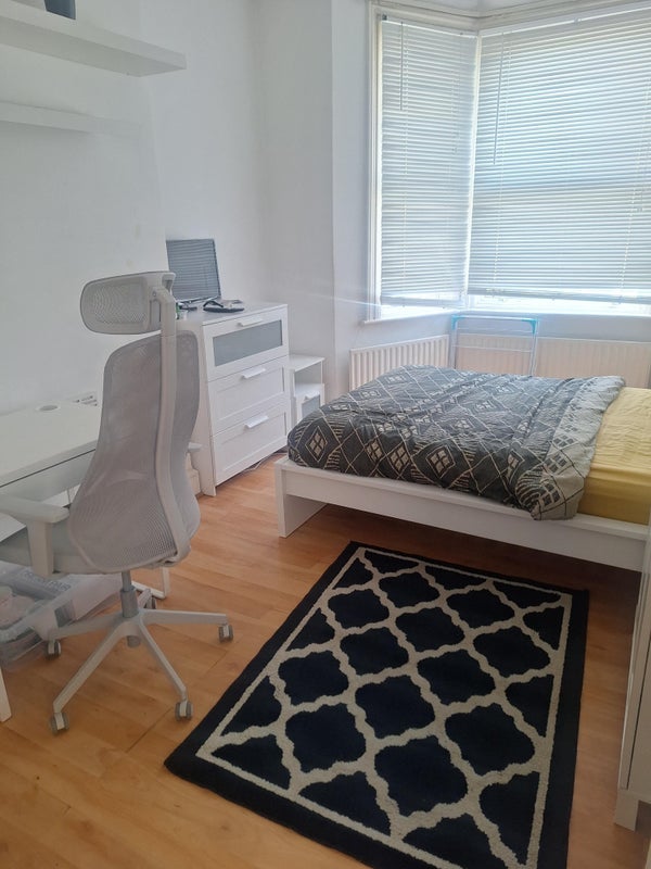 Room Broadfield Road in Greater London