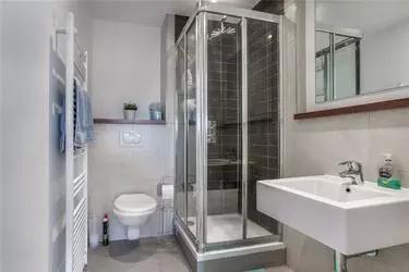 Flat Kingsland Road in Greater London