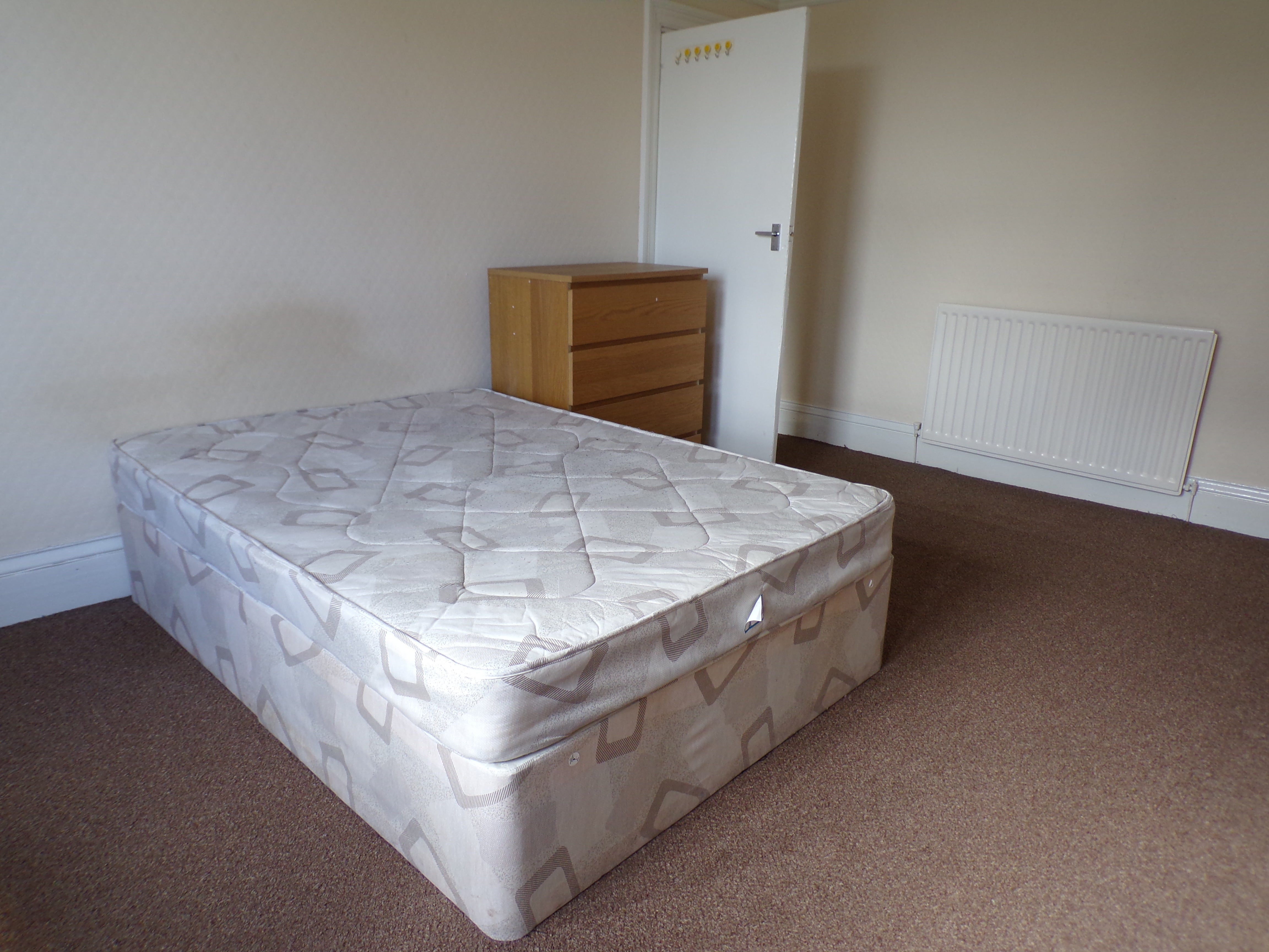 Room Coniston Avenue in Newcastle upon Tyne
