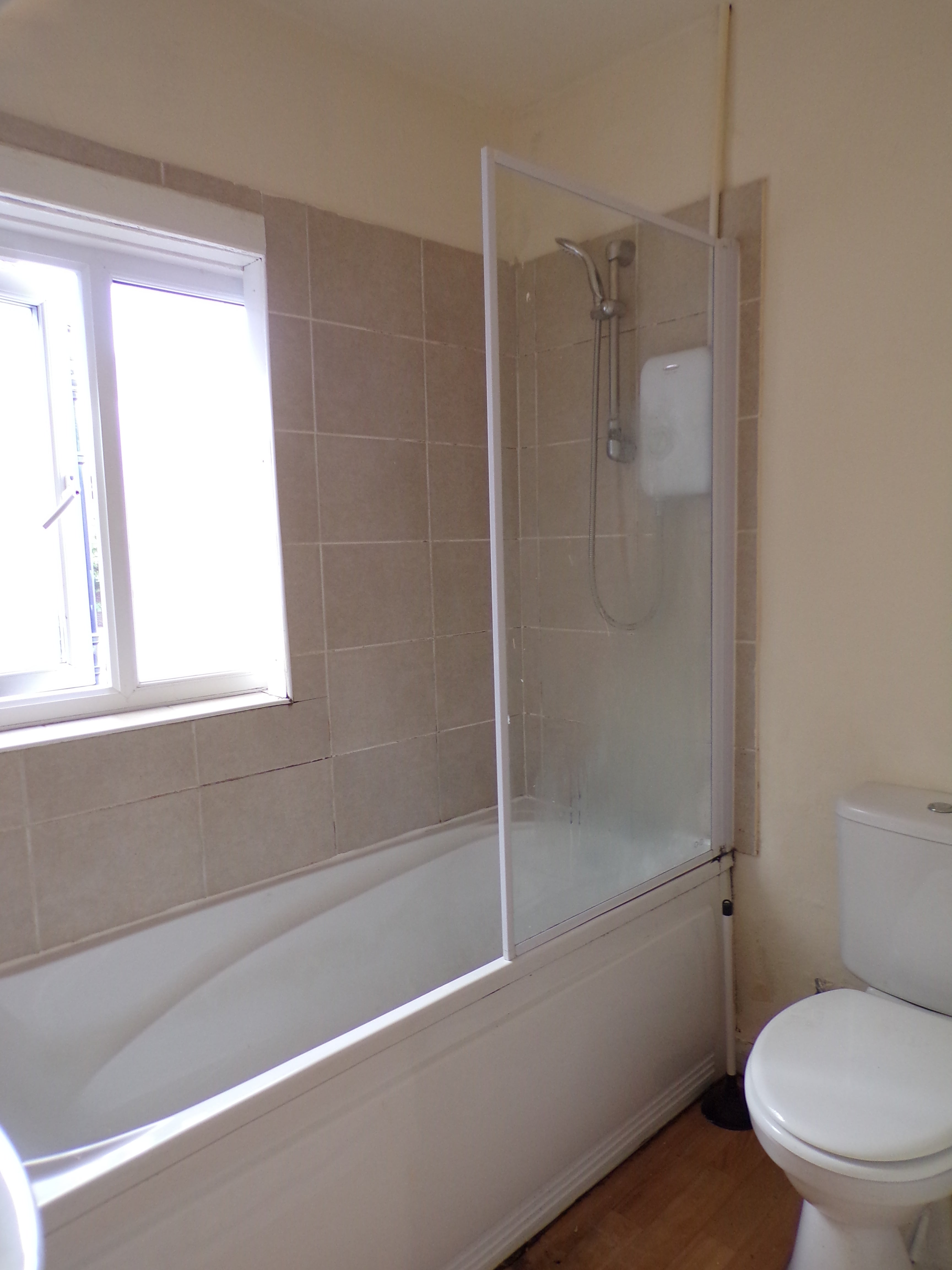 Room Coniston Avenue in Newcastle upon Tyne