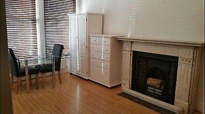 Flat Glazbury Road in Greater London