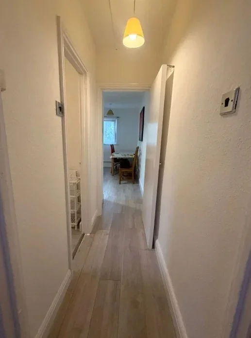 Flat Rochester Avenue in Greater London