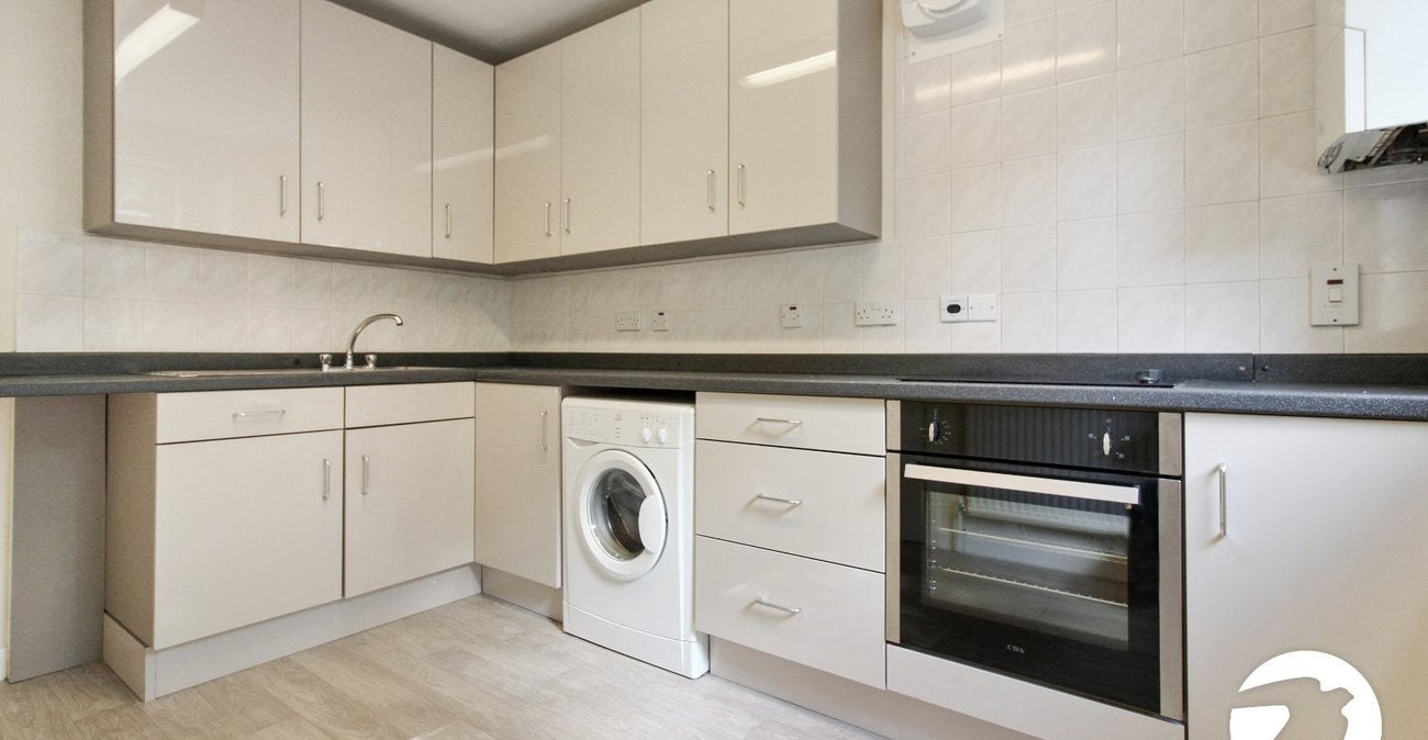 Flat Adamsrill Road in Greater London