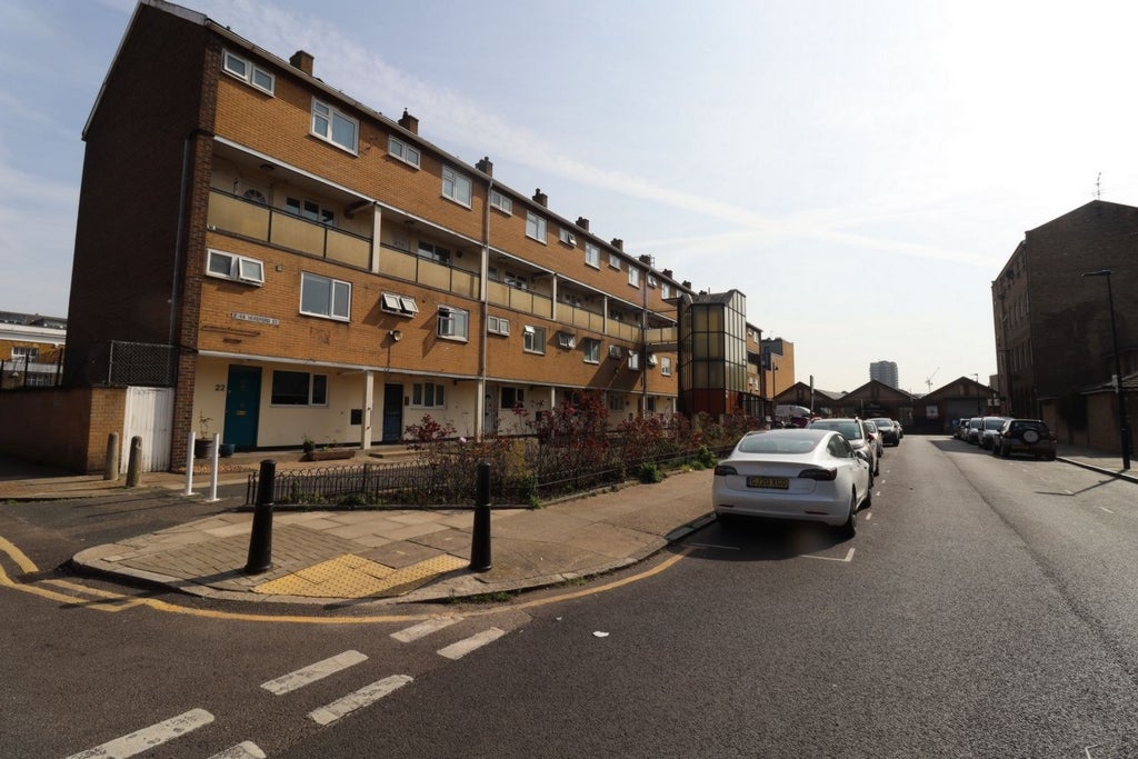 Room Globe Road in Greater London
