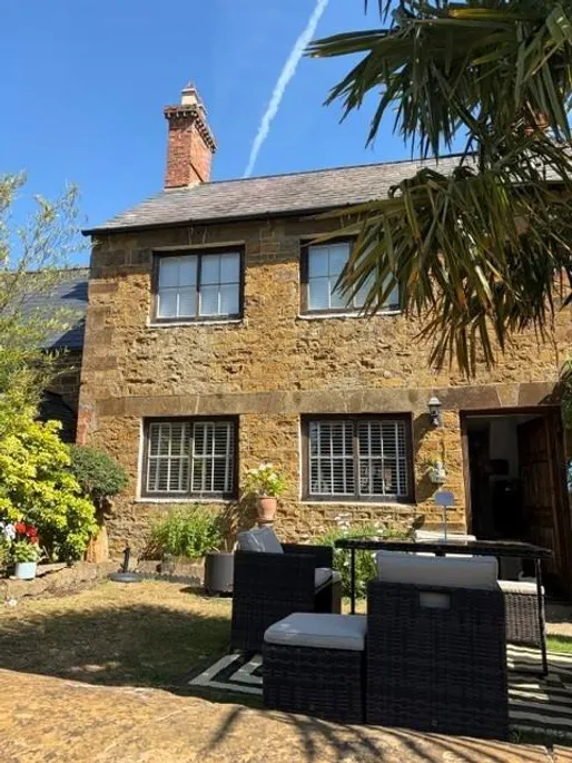 Flat Red Lion Street in Cherwell District