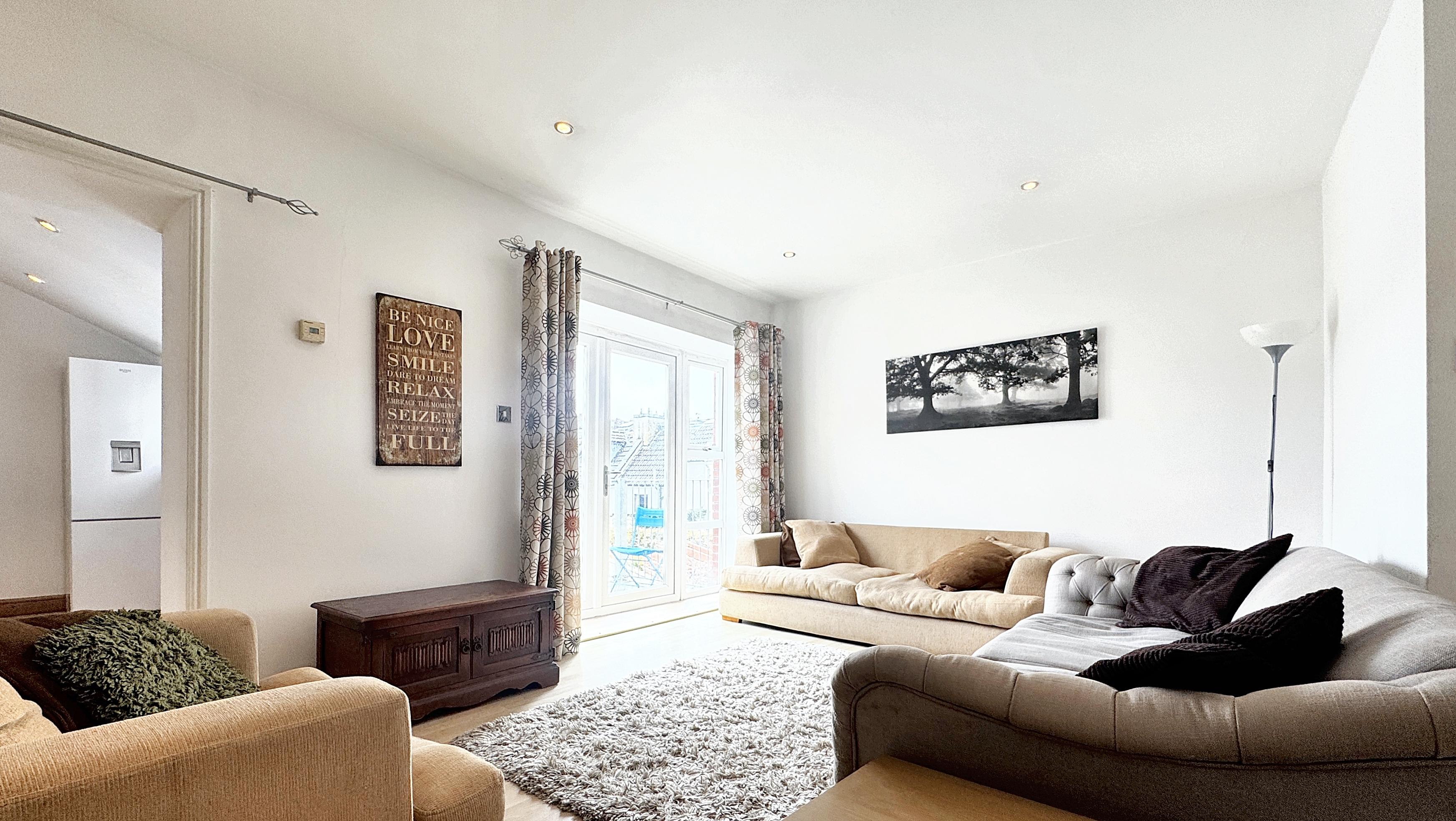 Flat Southleigh Road in Bristol
