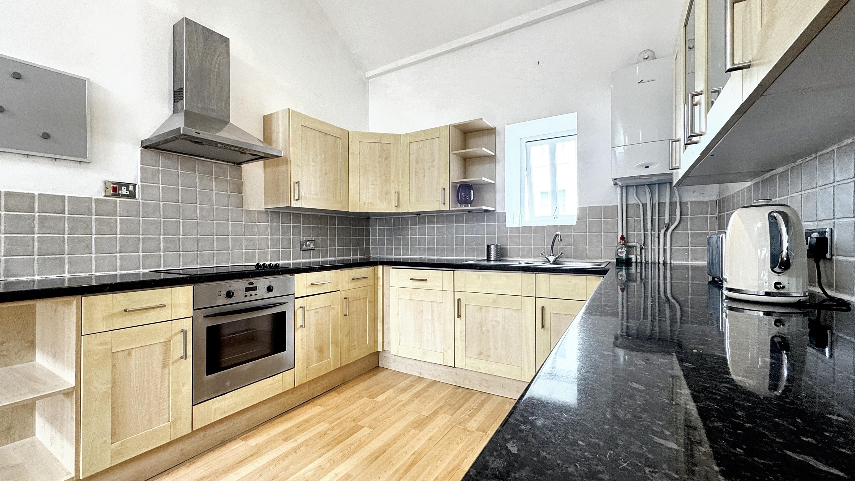 Flat Southleigh Road in Bristol