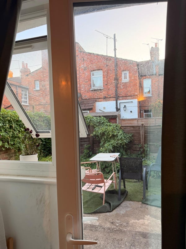 Room Ormiston Grove in Greater London