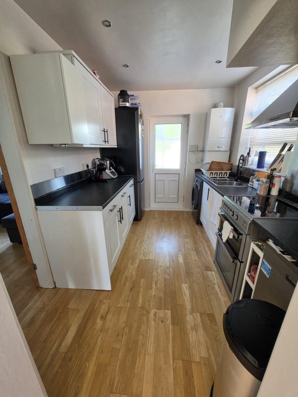Room Hazel Road in Whitefield