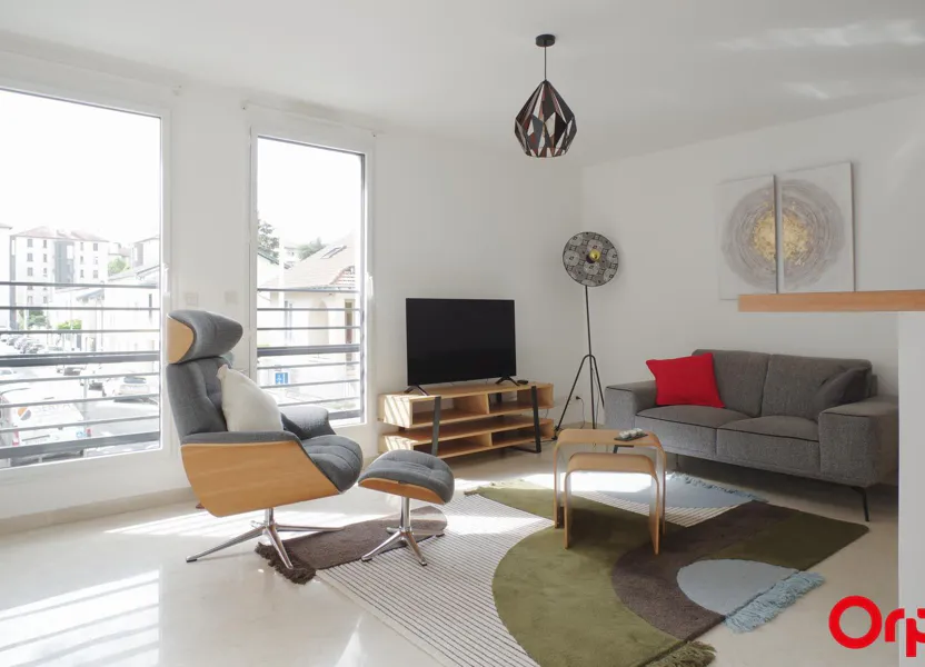 Flat Cours Docteur Long in Lyon
