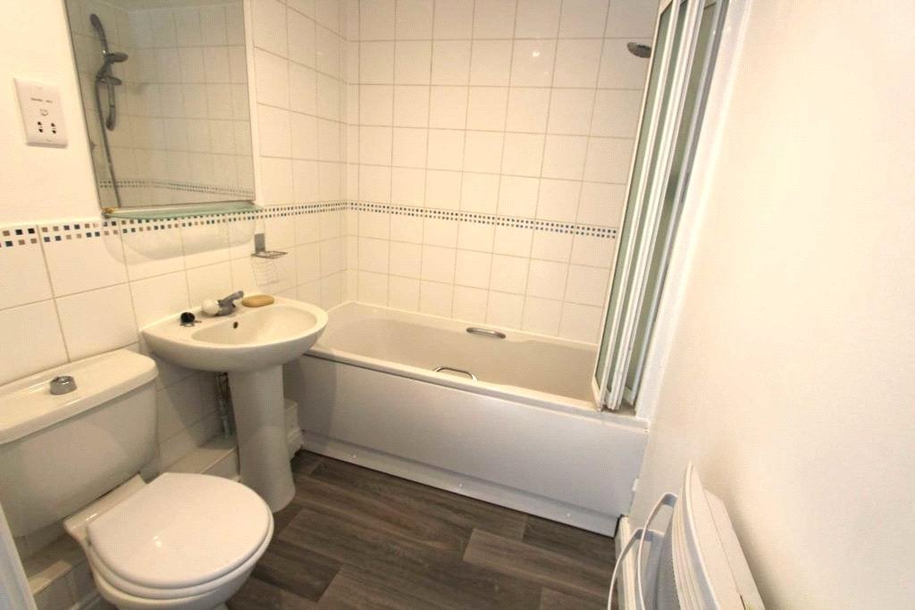 Flat Covesfield in Gravesham