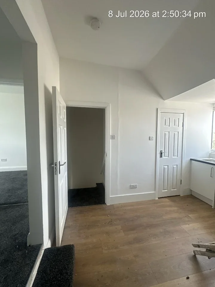Flat Wood Lane in Greater London