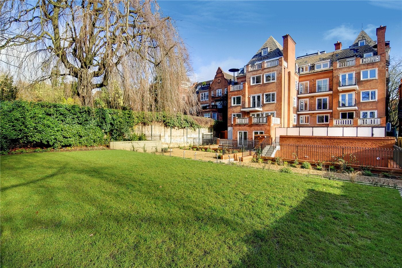 Flat Fitzjohn's Avenue in Greater London