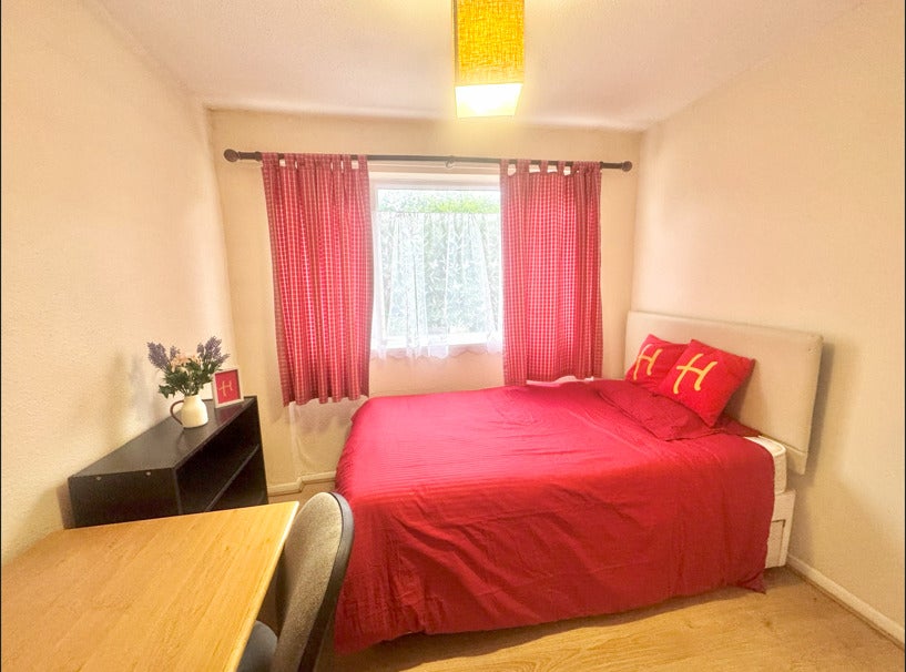 Room Downs Road in Canterbury