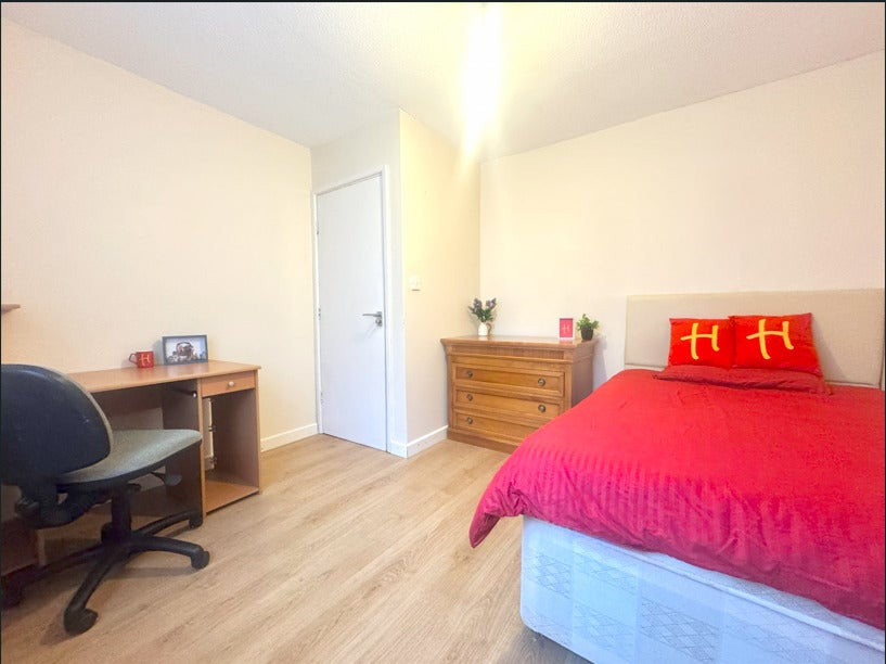 Room Downs Road in Canterbury
