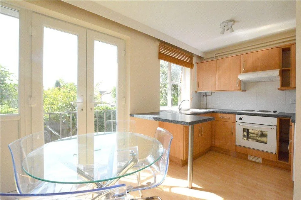 Flat Yew Tree Close in Beaconsfield