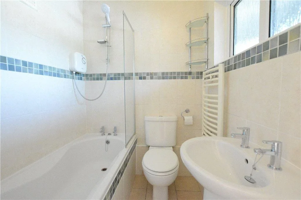 Flat Yew Tree Close in Beaconsfield