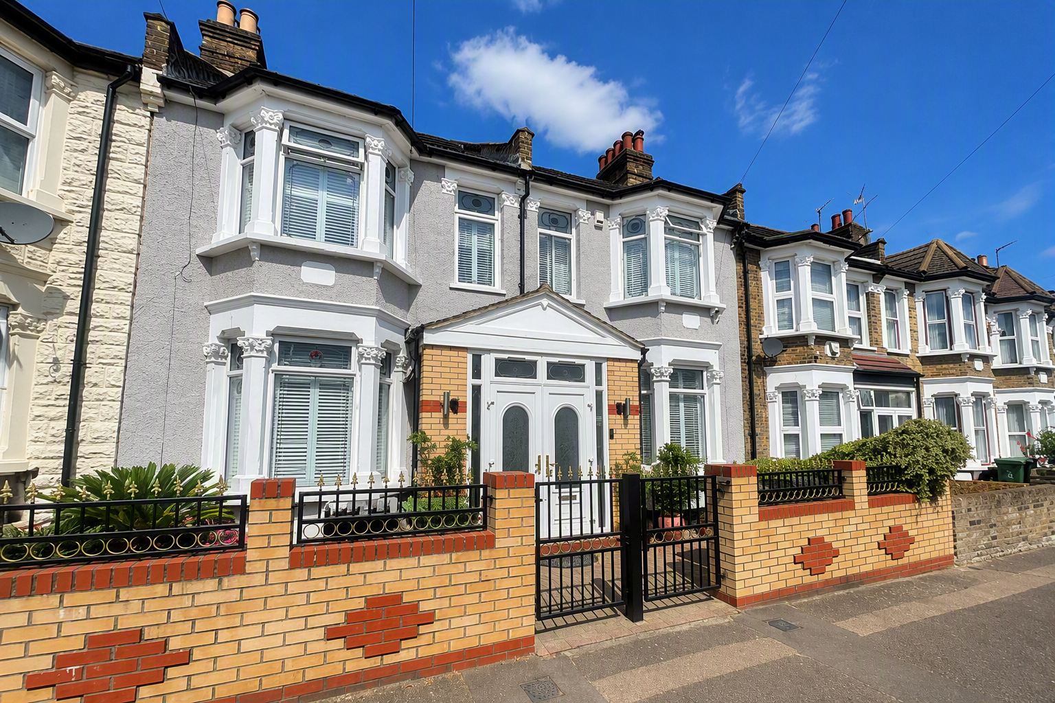 Flat Carnarvon Road in Greater London
